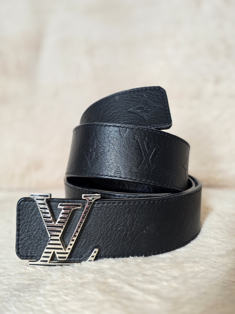 Louis Vuitton LV Shadow 40mm 90/36 Reversible Belt Black